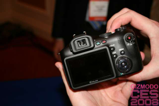 Illustration for article titled Casio's EXILIM Pro EX-F1 Takes Still Pics at 60 FPS, Video at 1,200 FPS